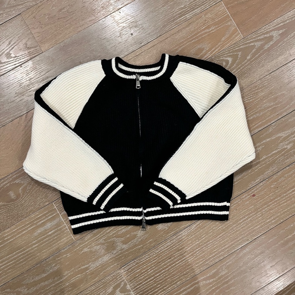 (COPY) Commense Zip Sweater